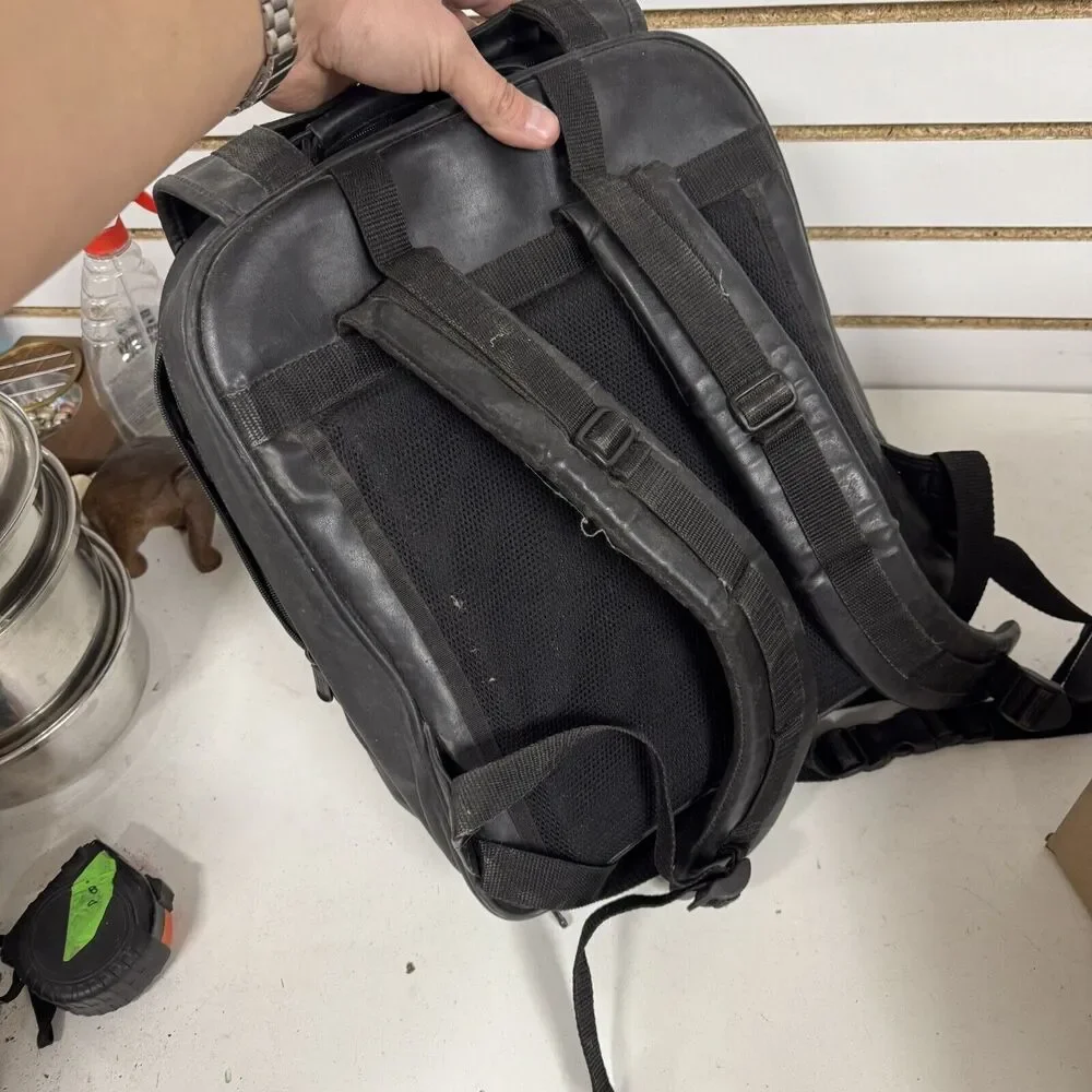 Targus CLC1 Top Grain Leather Laptop Backpack W/Pockets, Straps, Divider 15-16